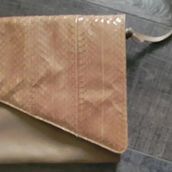 Vintage Coret Snakeskin Purse in Taupe - Picture 2 of 12